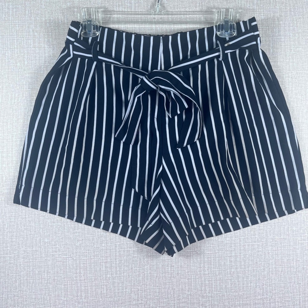 Mosaic & Co Womens XL Black White Striped High Waist Tie Front Shorts Citycore